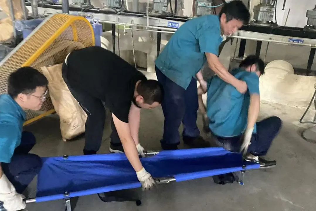 Полингу Полингу Полингу Полингу Полинги наҷотдиҳандаҳои фаврии наҷотдиҳандаро барои гарм кардани ҳарорати баланд ба вуҷуд меорад